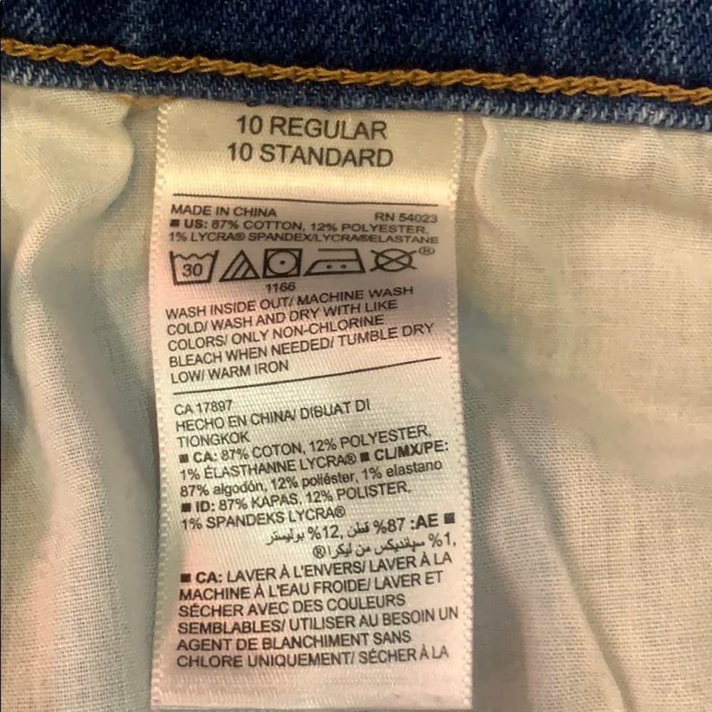 OLD NAVY Denim Shorts - Picture 4 of 6